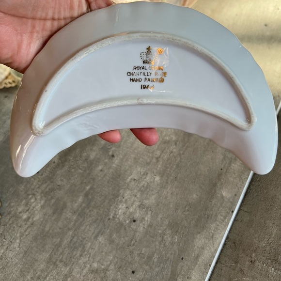 Royal Crown Chantilly Rose Crescent Bone Dish Hand Painted by D. Kent japan - Picture 5 of 8